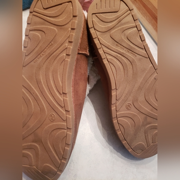 Gorgeous fur lined (inside and out) ankle boots. Never worn. Great condition. - Picture 5 of 8